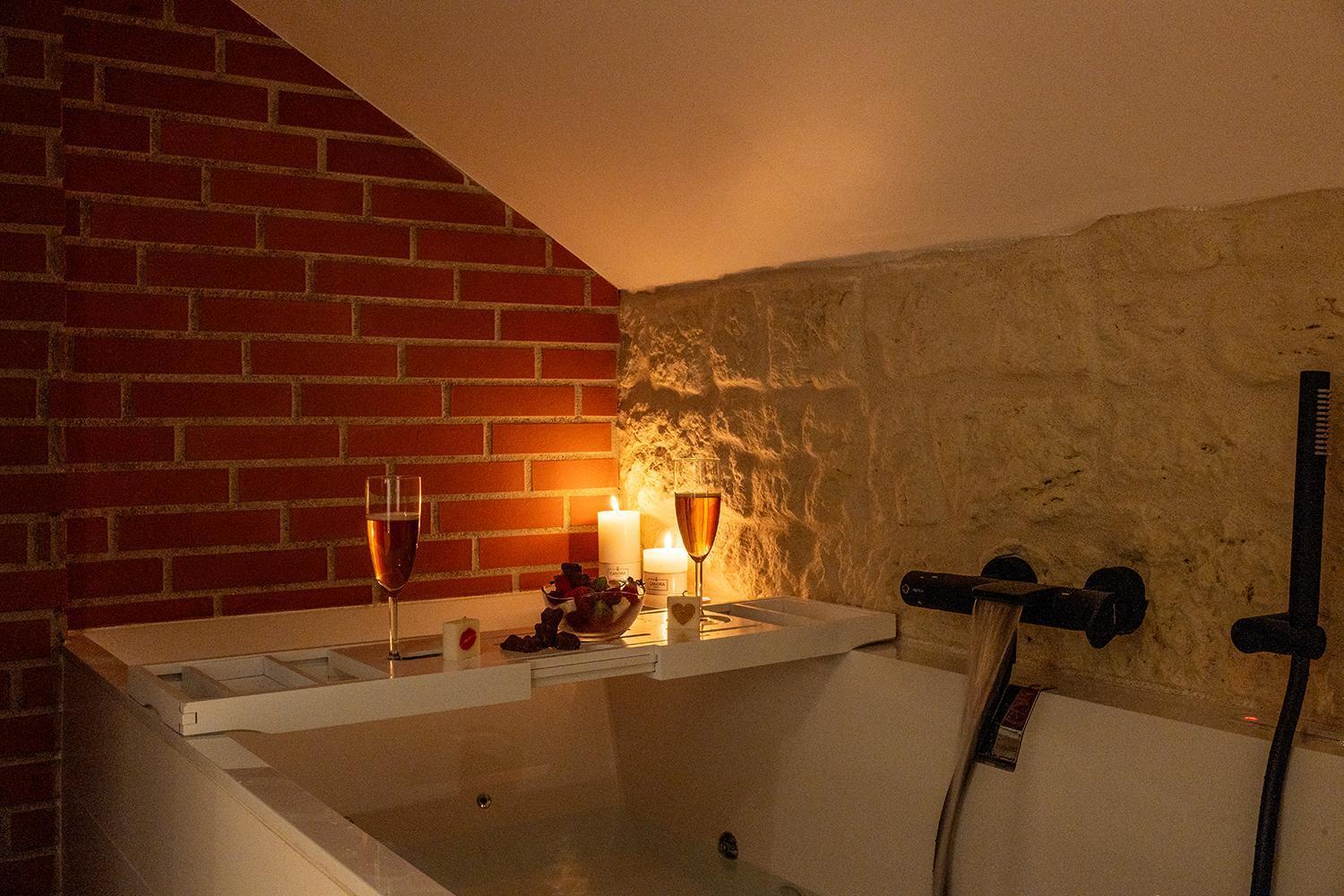 Evasion Chic, Spa Et Sauna Sous Les Toits Нанси Екстериор снимка